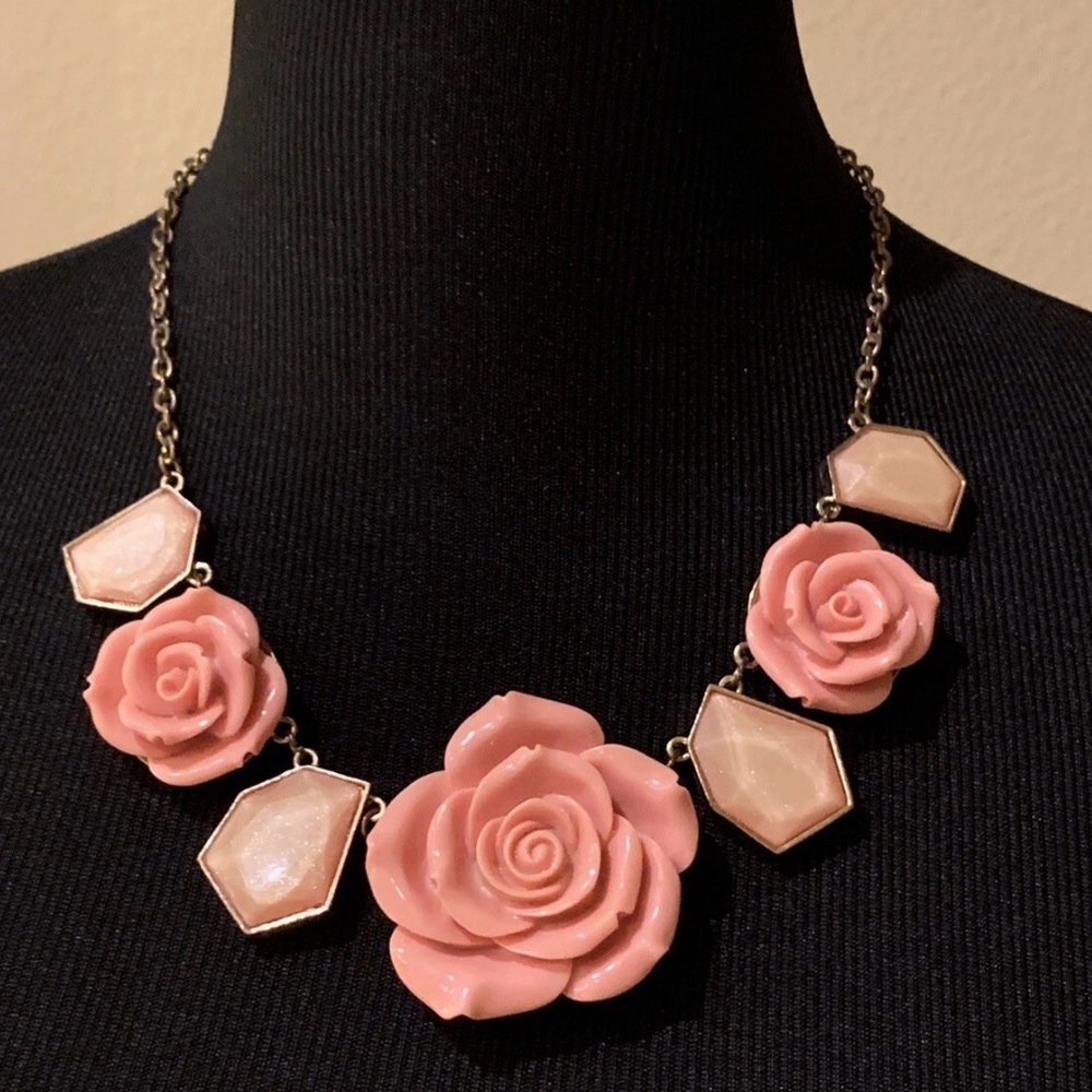 Italian Unbranded ROSE Flowers Statement necklace